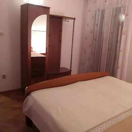 Apartment Pupa *