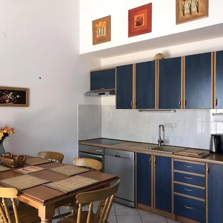Pupa Apartment *