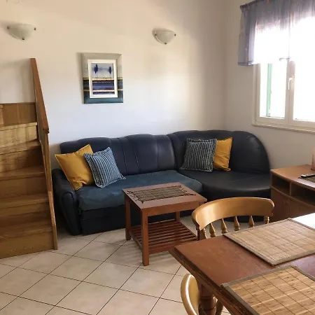 Pupa Apartment *