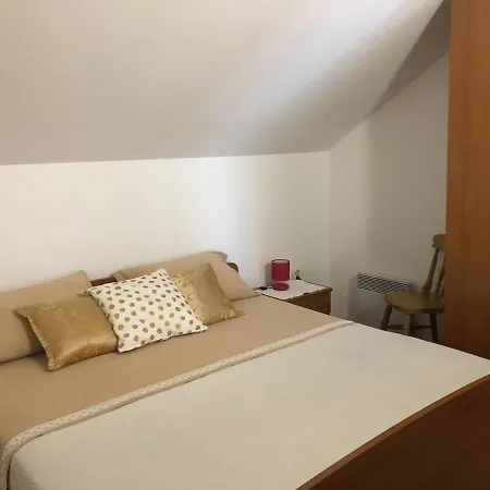 Pupa Apartment *